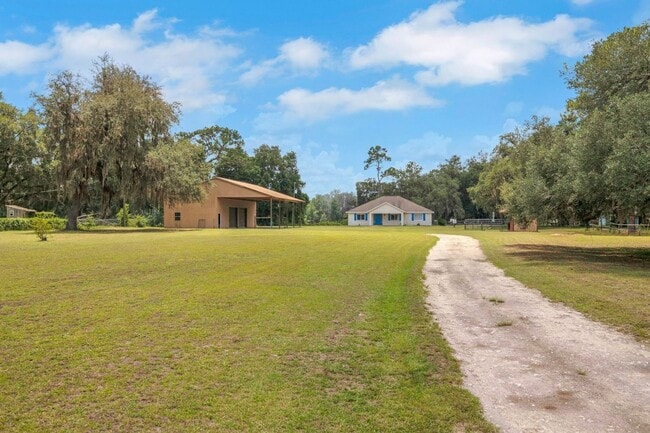 Building Photo - Spacious 4BR House in Citra