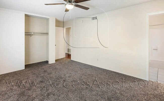 Building Photo - Lovely Single Story 4 Bed/2 Bath Home In R...