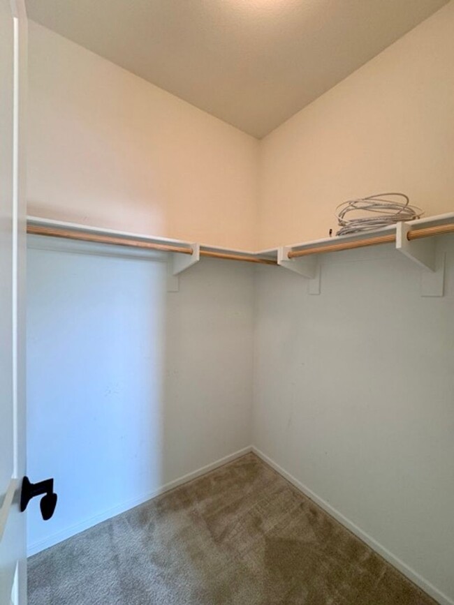 Building Photo - 4 bedroom single story Spencers Crossing h...
