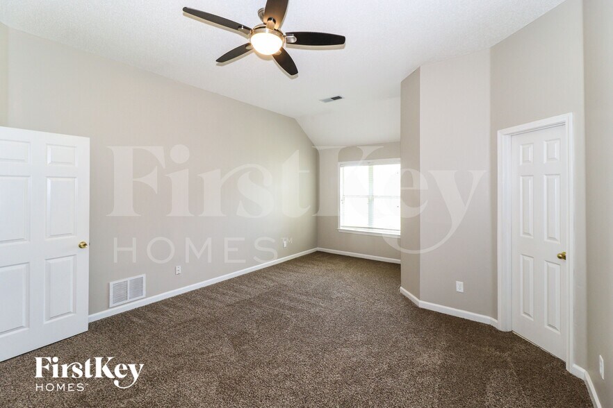 Building Photo - 4980 Rivercrest Ln