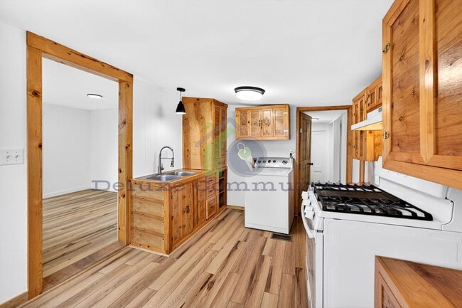 Building Photo - 3 Bedroom Single Family Home- Wyoming- Completely Remodeled!!!