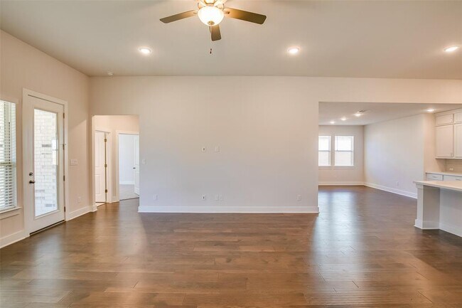 Building Photo - 2900 Miletto Dr