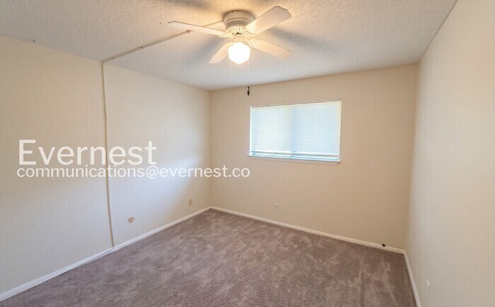 Building Photo - 1845 Stonehenge Dr