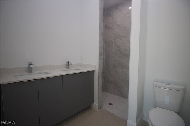 Building Photo - 1260 Milwaukee Blvd