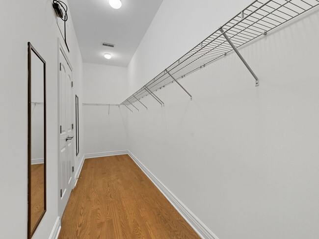 Building Photo - 1248 W Jackson Blvd