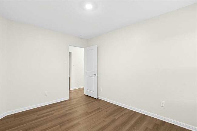 Building Photo - 16416 Farmhouse Ln