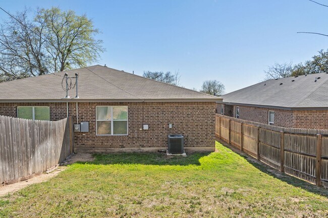 Building Photo - HH917 Ramblewood