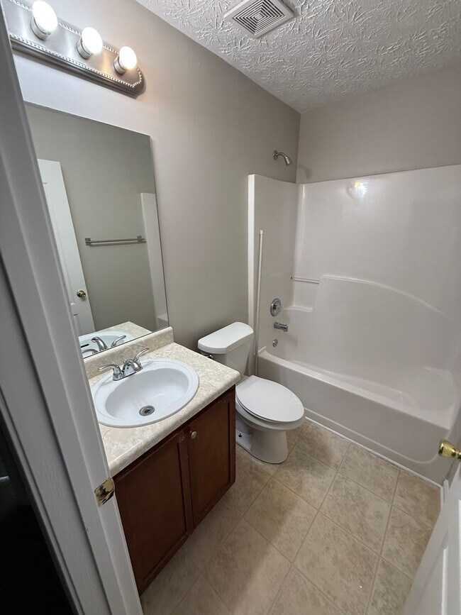 Building Photo - 752 Georgetown Ct