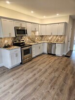 Building Photo - 15 Warsaw Ave