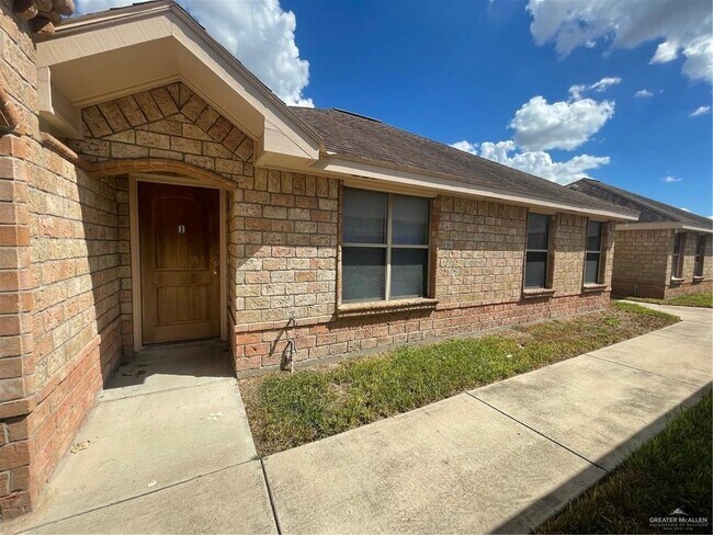 Building Photo - 1916 Upland Dr