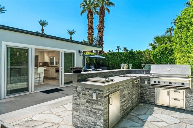 Building Photo - 76140 Fairway Dr