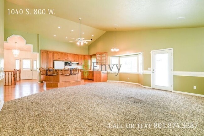 Building Photo - 1040 S 800 W
