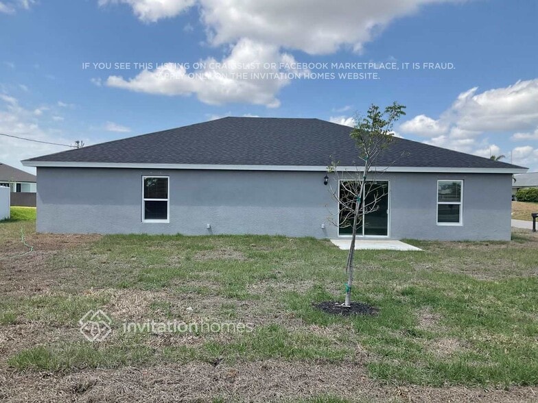 Building Photo - 725 NW Juanita Ct