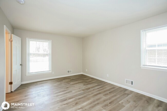 Building Photo - 1131 W 73rd St