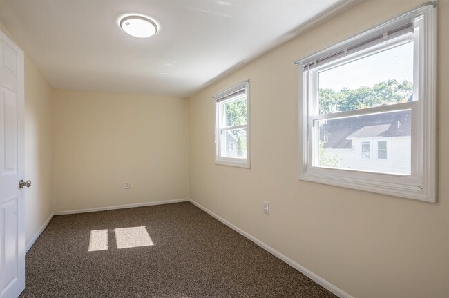 Building Photo - 177 Chestnut St