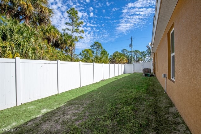 Building Photo - 8105 Rolling Ct