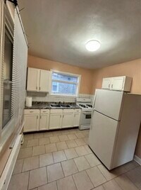 Building Photo - 5048 W Henderson St