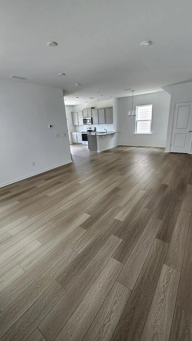 Building Photo - Room in House on Godwit Ln