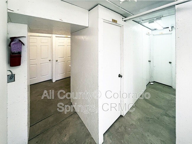 Building Photo - 815 N Nevada Ave