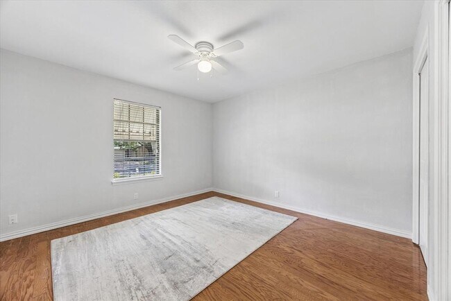 Building Photo - 6402 Bluesky Way