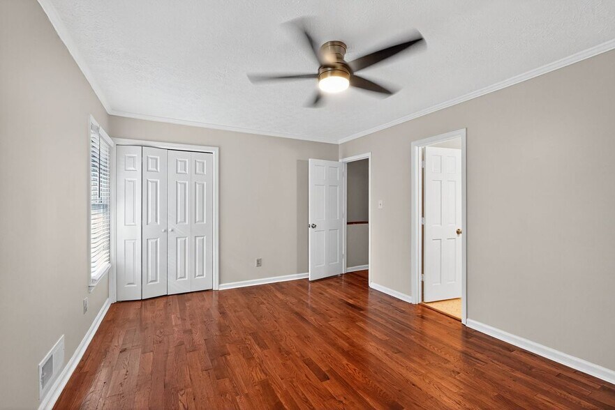 Building Photo - 898 Chippendale Ln