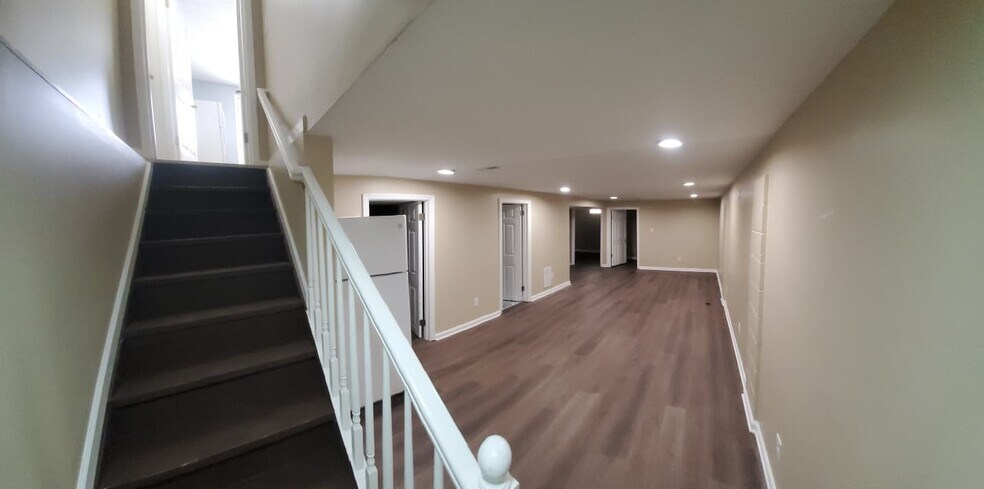 Building Photo - 1364 Karahill Dr