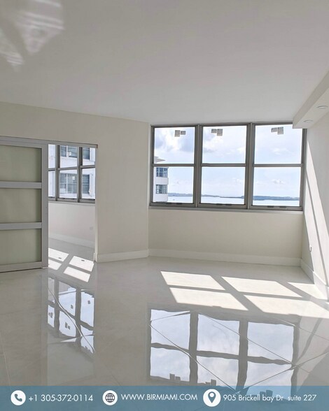 Building Photo - 999 Brickell Bay Dr