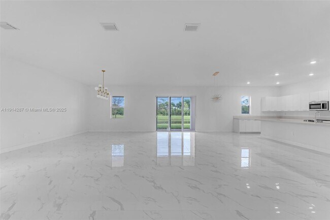 Building Photo - 4336 SW 122nd Terrace