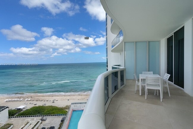 Building Photo - 15901 Collins Ave