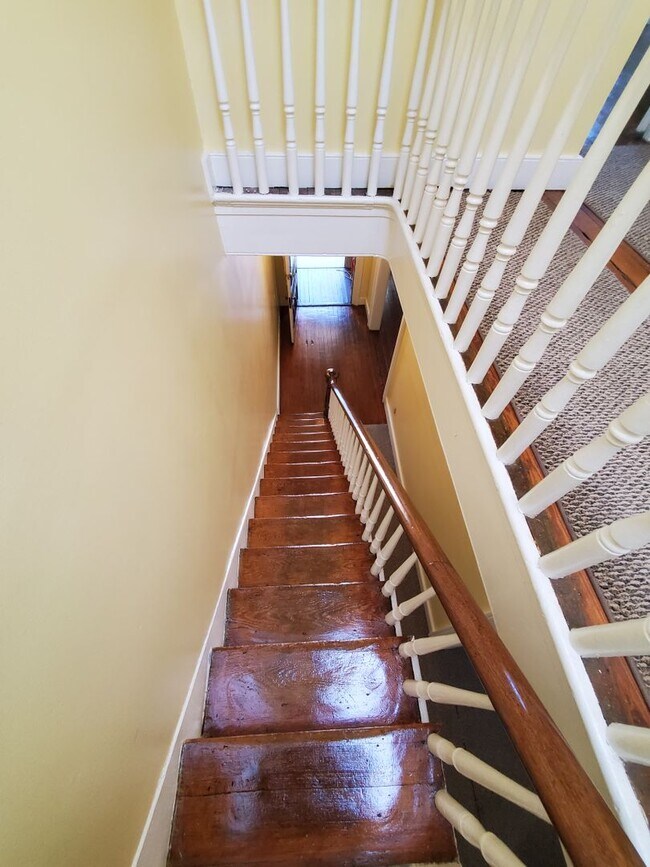 Building Photo - Spacious 2-Story Home In Historic Church H...