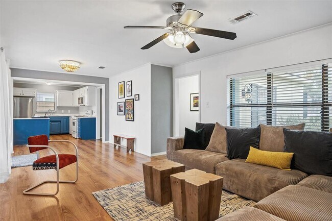 Building Photo - 1118 Fisher St