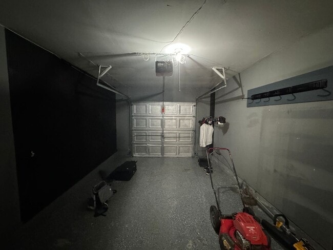 Building Photo - Introducing a charming home located in the heart of Suffolk ¨ASK ABOUT OUR ZERO DEPOSIT¨