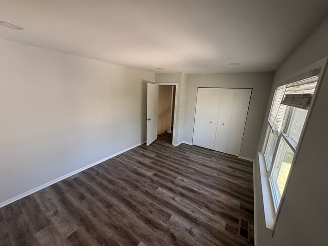Building Photo - 381 Pearson Cir