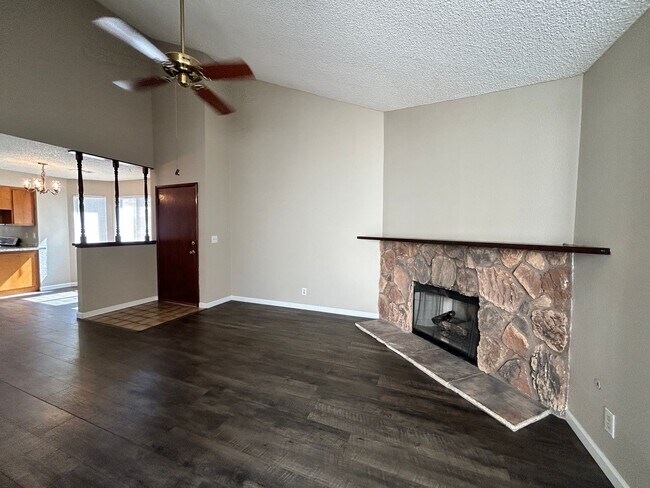 Building Photo - Summerlin Charming retro 2-bedroom home