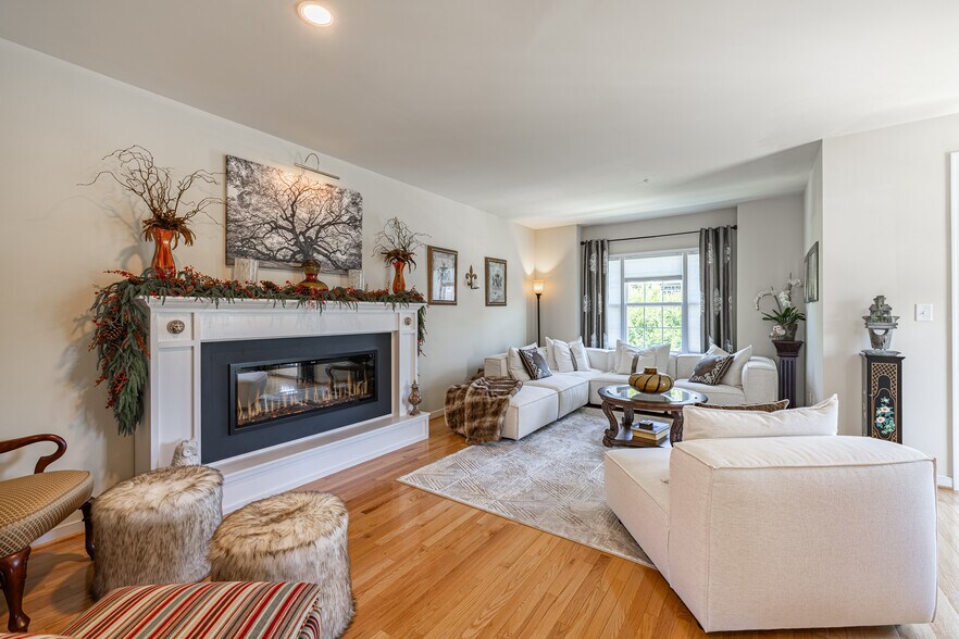 Building Photo - 3921 Liesfeld Pl