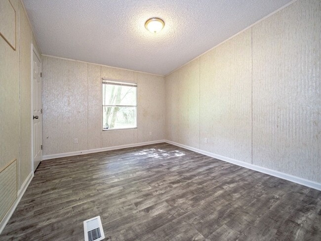 Building Photo - Welcome to this Newly Remodeled  Home in a Stellar Location