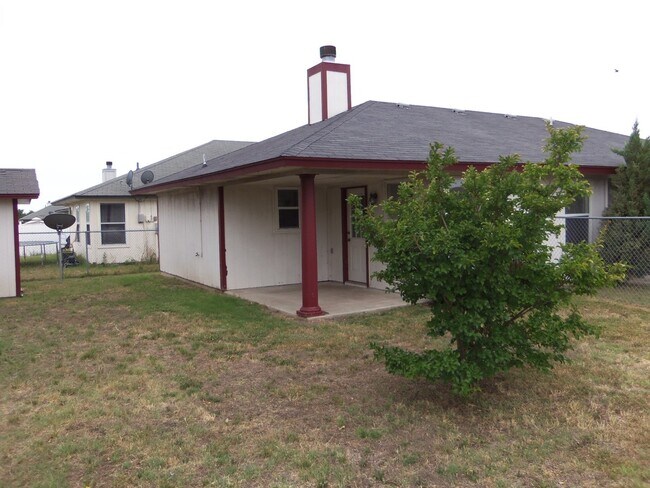 Building Photo - 2414 Tracey Ann Ln