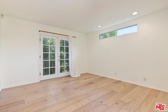 Building Photo - 7586 Woodrow Wilson Dr