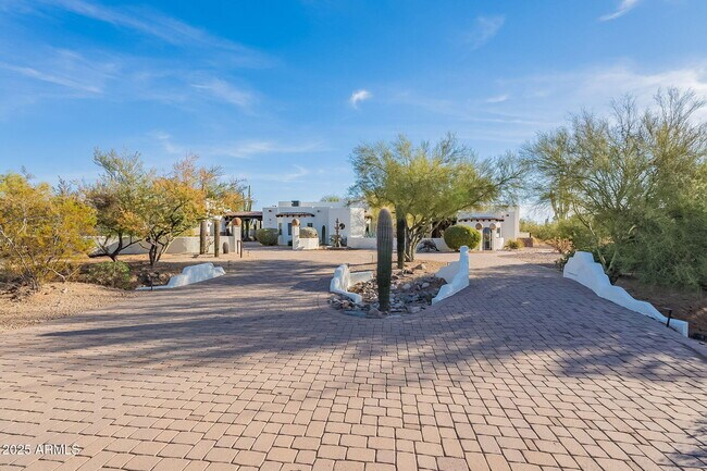 Building Photo - 7845 E Dynamite Blvd