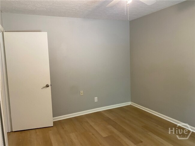 Building Photo - 136 Quail Hollow Dr