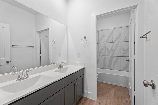 Building Photo - 120 Red Cascade Trl