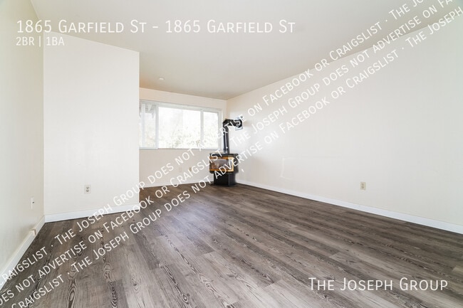 Building Photo - 1865 Garfield St