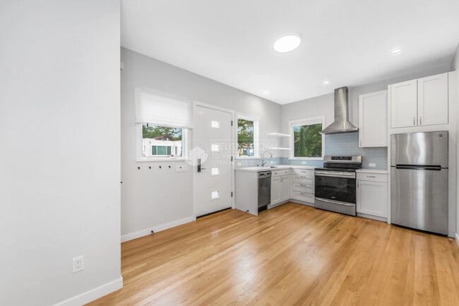 Building Photo - 1380 Gilman St