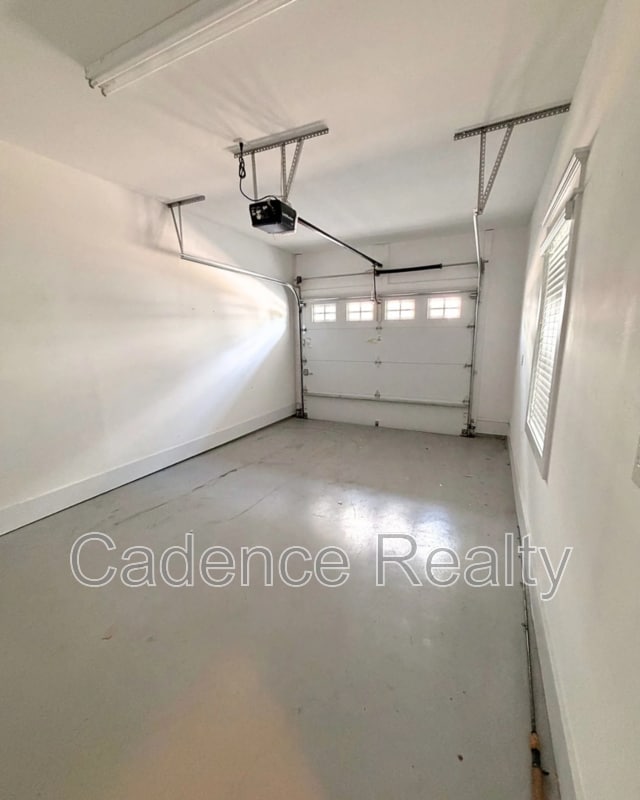 Building Photo - 1712 Tearthumb Ct