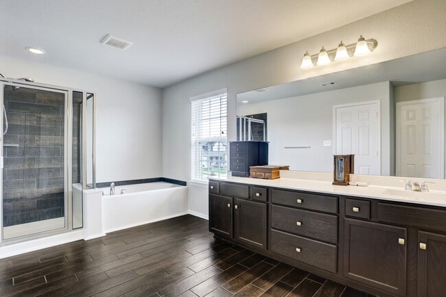 Building Photo - 5414 Rustic Ruby Dr