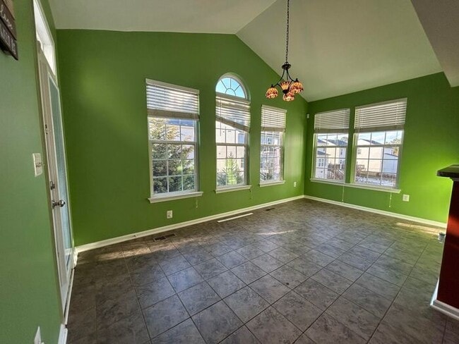 Building Photo - 9541 Evergreen Circle