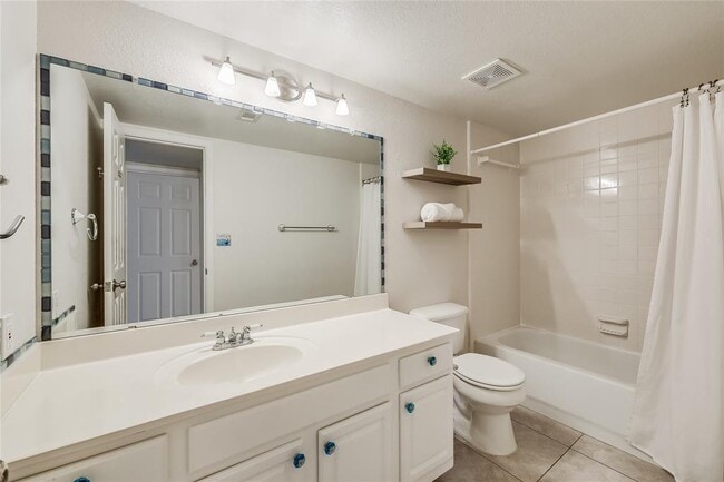 Building Photo - 169 Comanche Dr