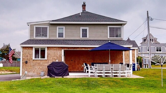 Building Photo - Ocean View Retreat in York Beach, Maine: F...