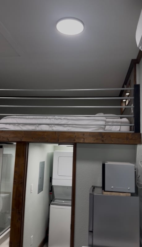 Building Photo - 2616 S Crystal Lake Dr