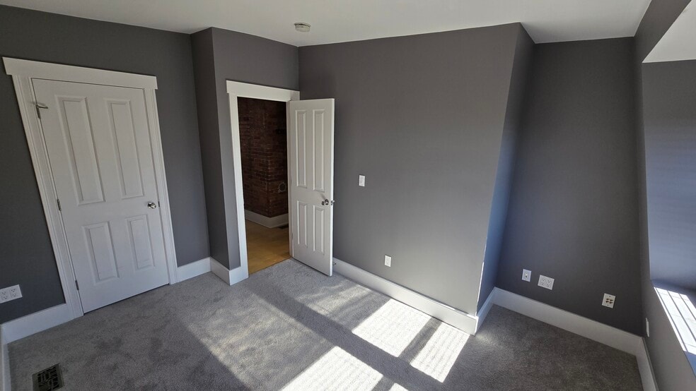 Building Photo - 130 West Merrimack St